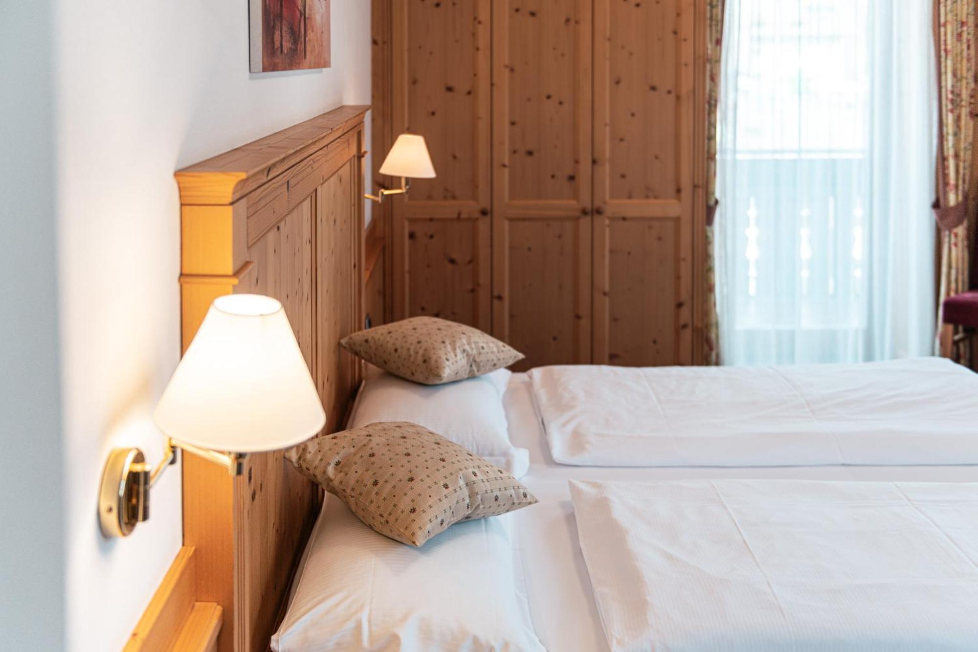 Hotel Goldene Rose Monguelfo-Tesido / Welsberg-Taisten Zewnętrze zdjęcie