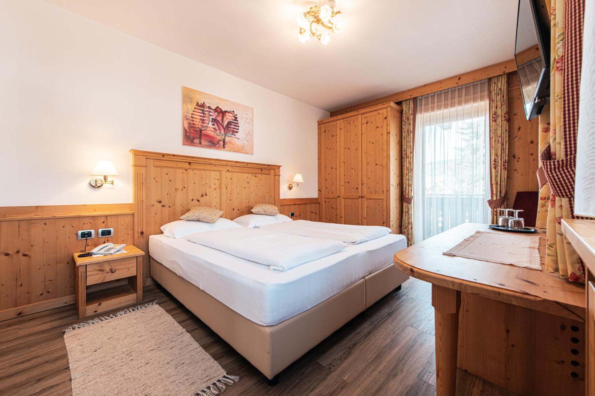 Hotel Goldene Rose Monguelfo-Tesido / Welsberg-Taisten Zewnętrze zdjęcie