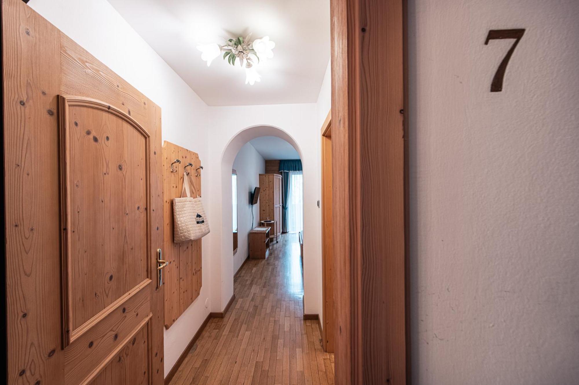 Hotel Goldene Rose Monguelfo-Tesido / Welsberg-Taisten Zewnętrze zdjęcie