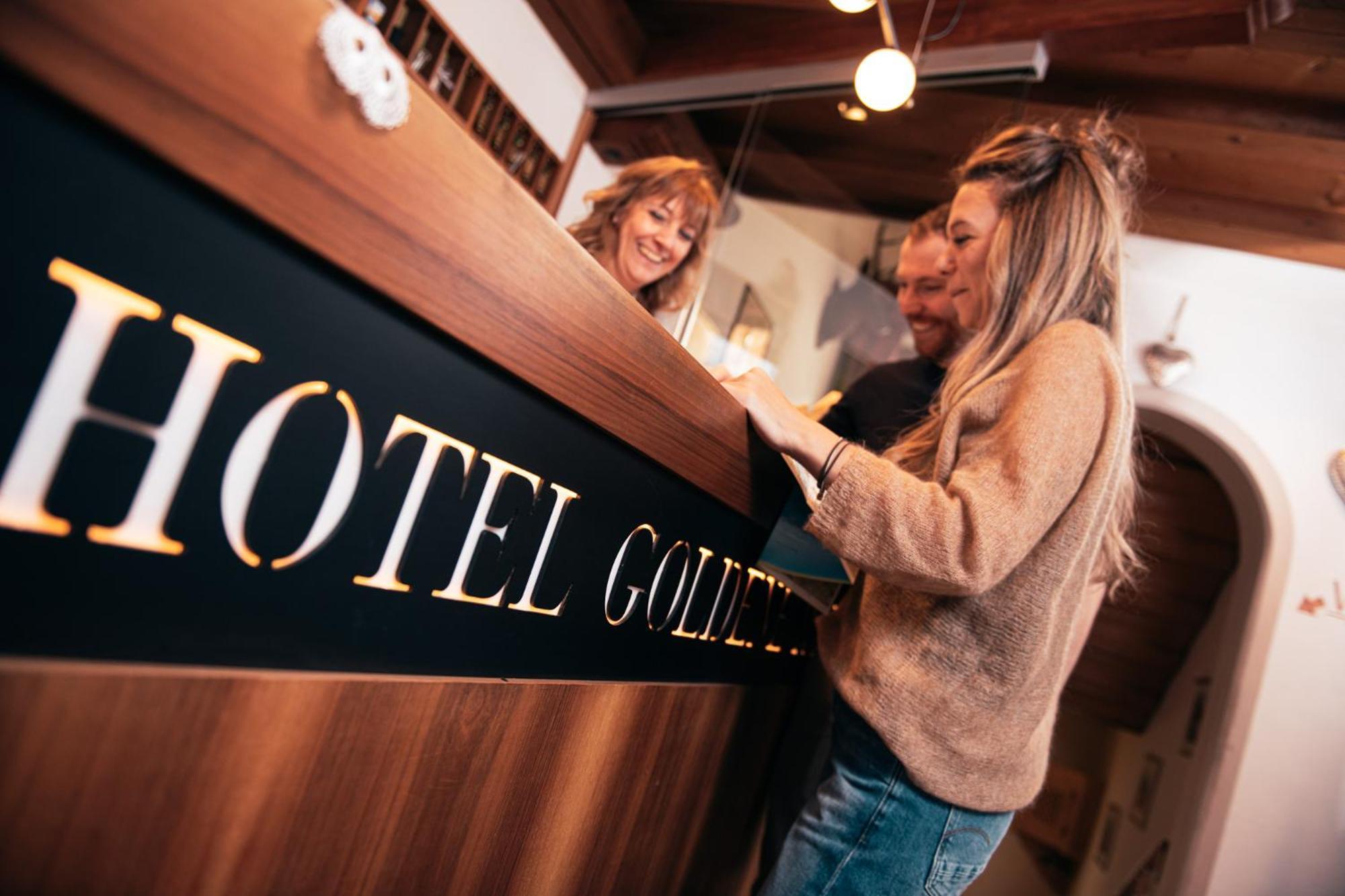 Hotel Goldene Rose Monguelfo-Tesido / Welsberg-Taisten Zewnętrze zdjęcie