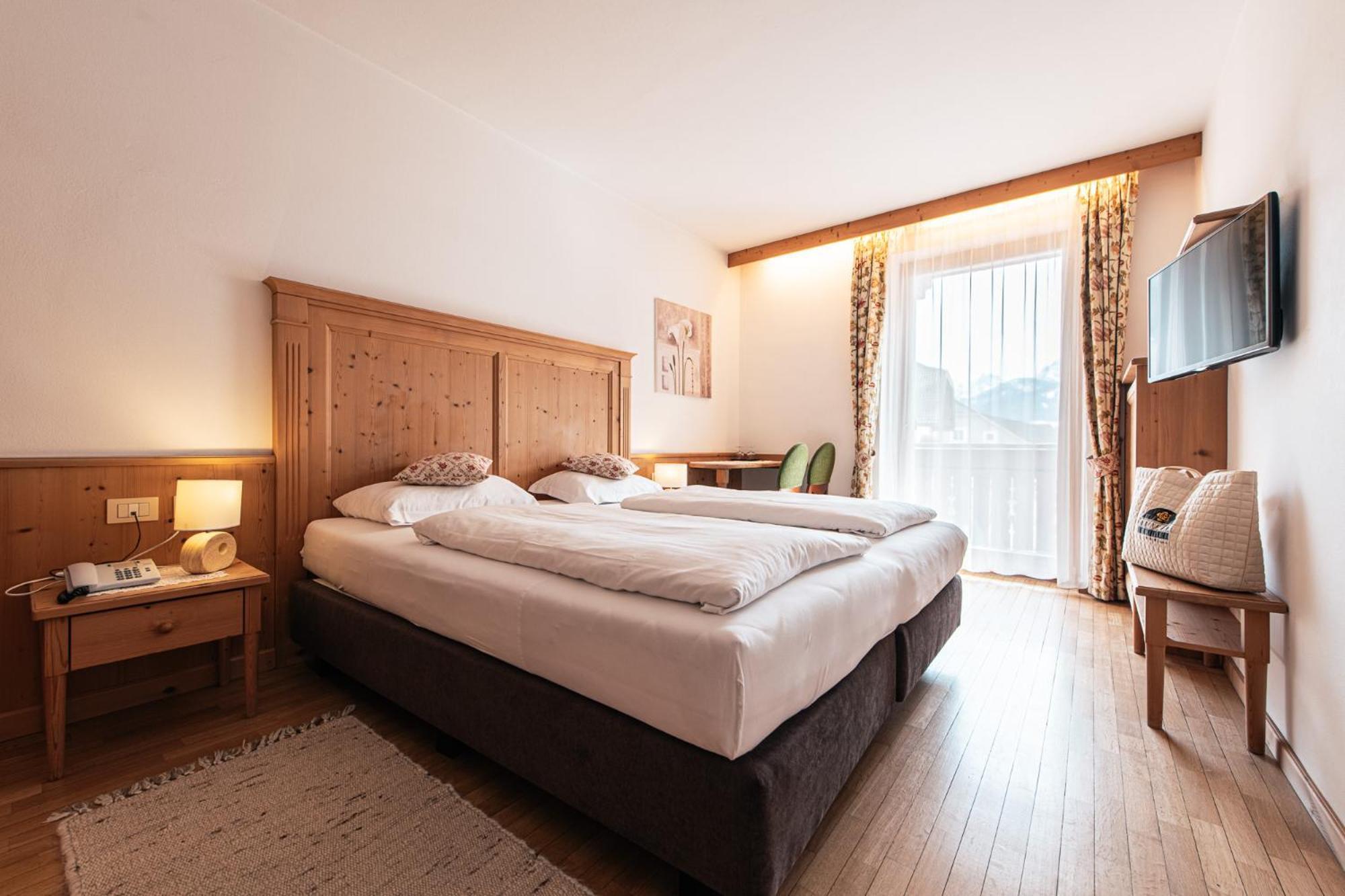 Hotel Goldene Rose Monguelfo-Tesido / Welsberg-Taisten Zewnętrze zdjęcie