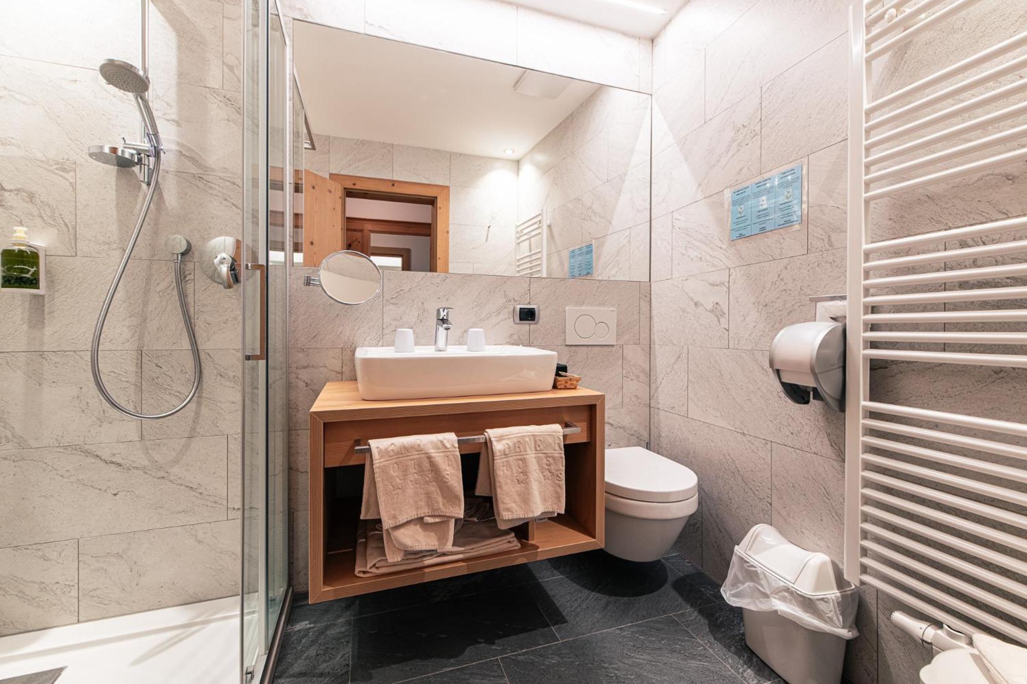 Hotel Goldene Rose Monguelfo-Tesido / Welsberg-Taisten Zewnętrze zdjęcie