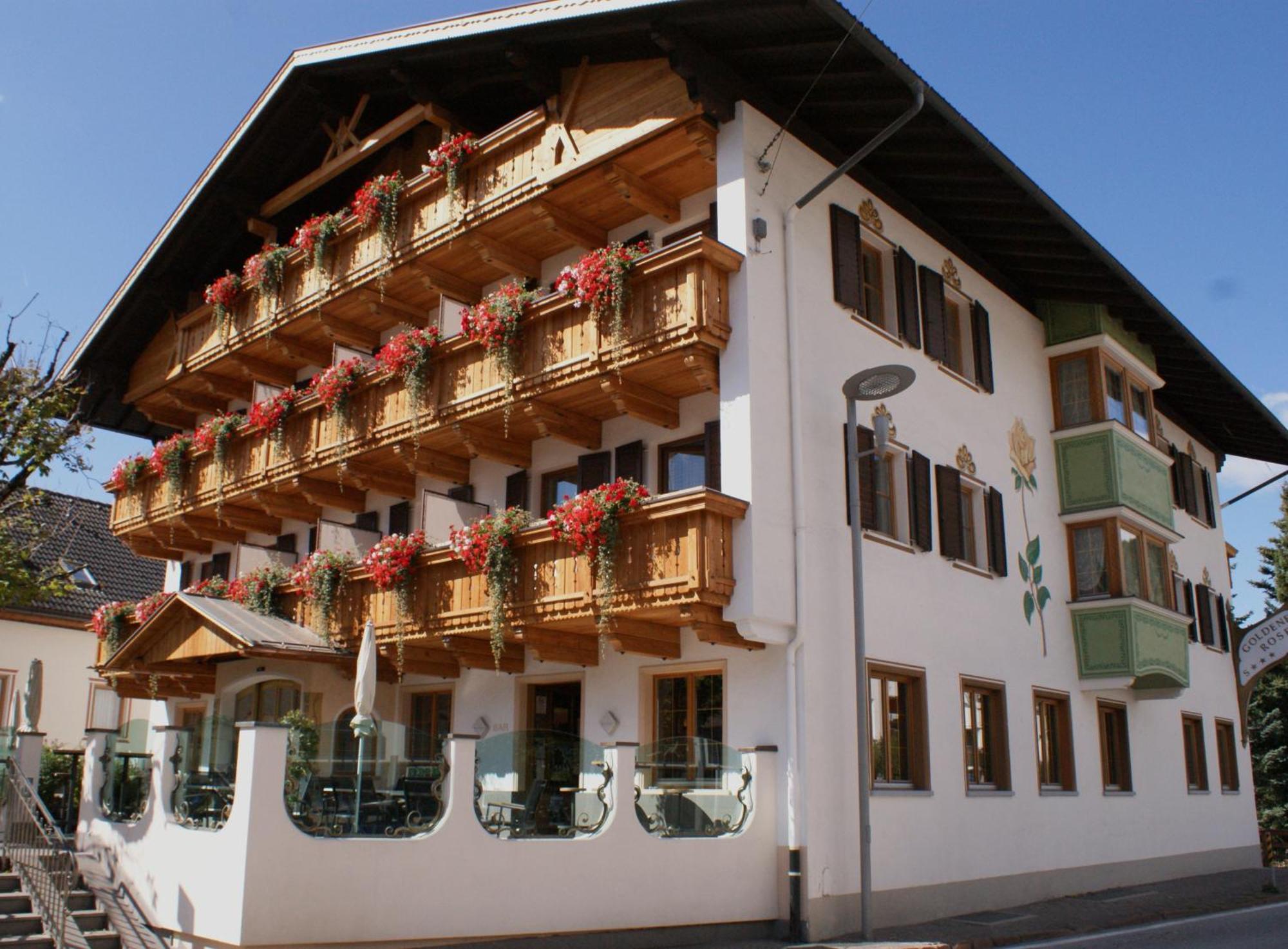 Hotel Goldene Rose Monguelfo-Tesido / Welsberg-Taisten Zewnętrze zdjęcie