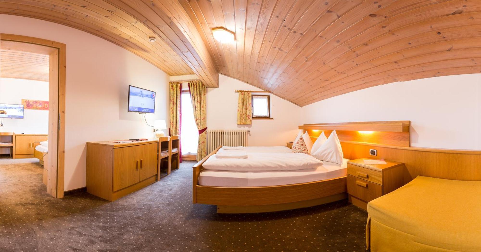 Hotel Goldene Rose Monguelfo-Tesido / Welsberg-Taisten Zewnętrze zdjęcie