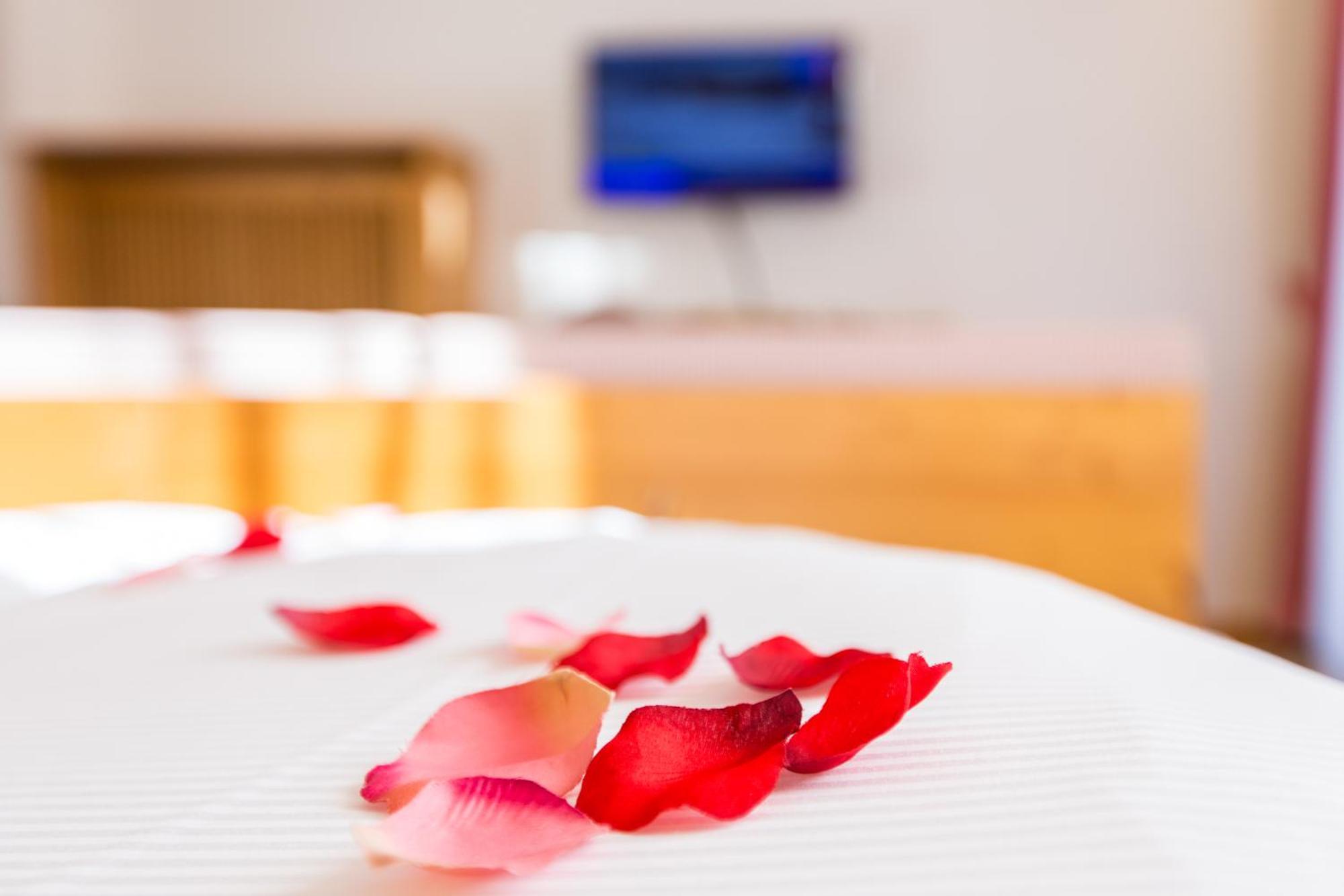 Hotel Goldene Rose Monguelfo-Tesido / Welsberg-Taisten Zewnętrze zdjęcie