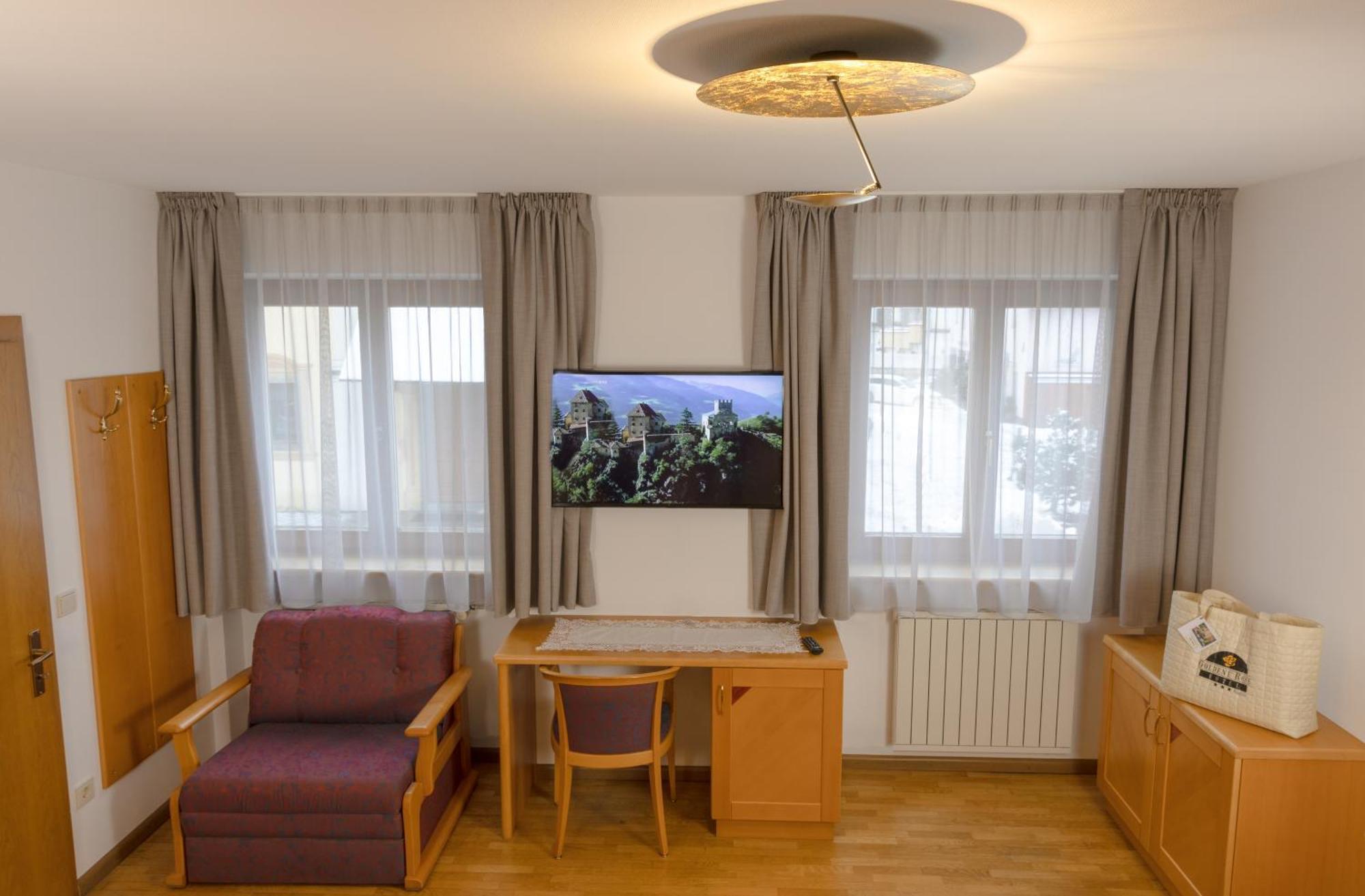 Hotel Goldene Rose Monguelfo-Tesido / Welsberg-Taisten Zewnętrze zdjęcie