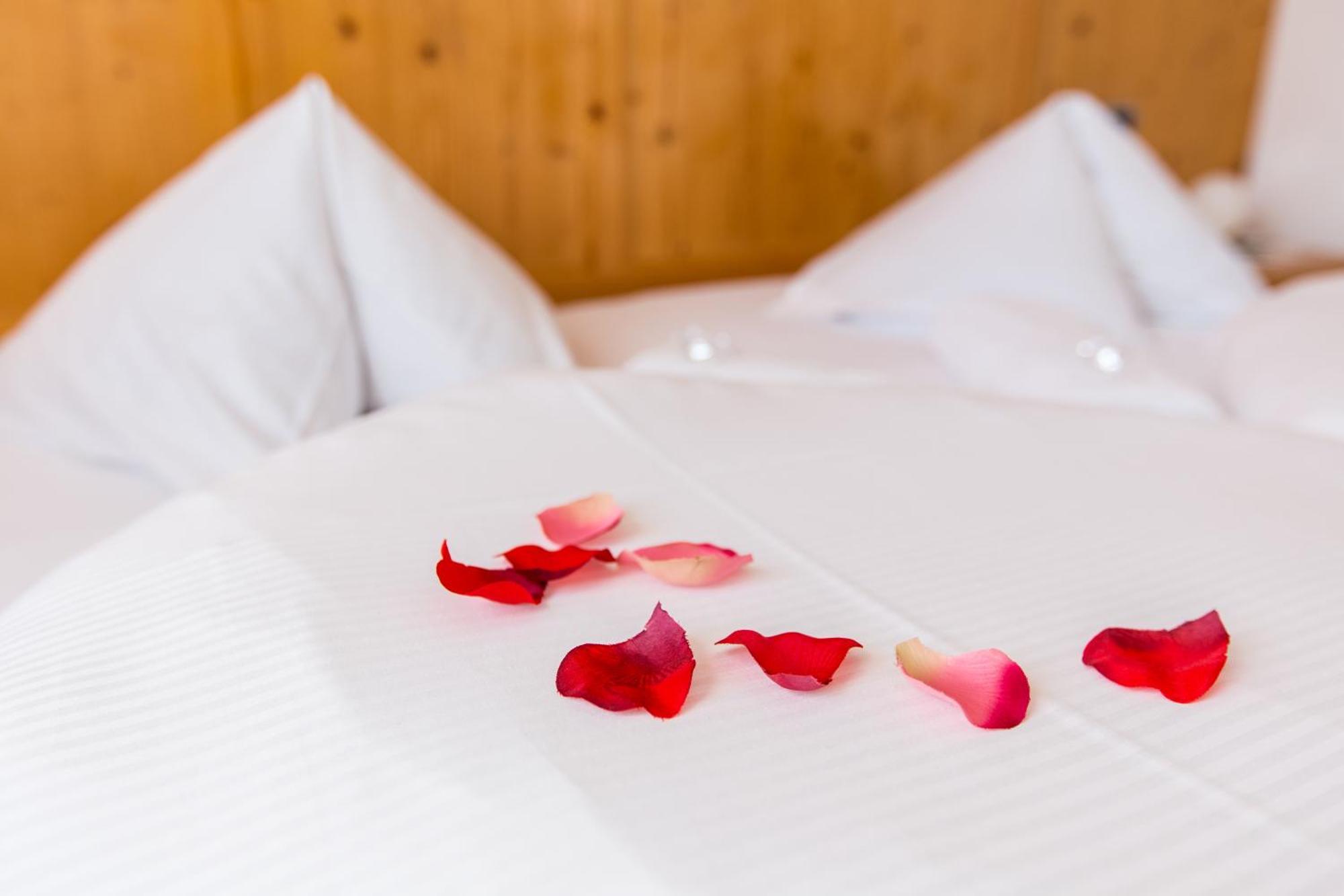 Hotel Goldene Rose Monguelfo-Tesido / Welsberg-Taisten Zewnętrze zdjęcie