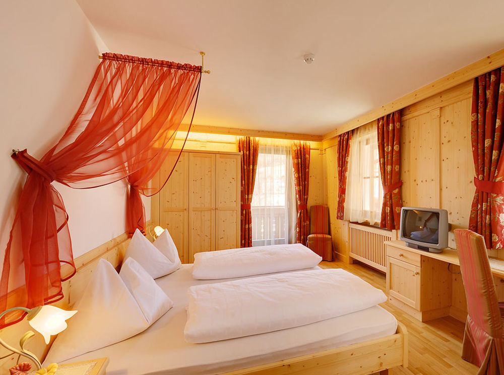 Hotel Goldene Rose Monguelfo-Tesido / Welsberg-Taisten Zewnętrze zdjęcie